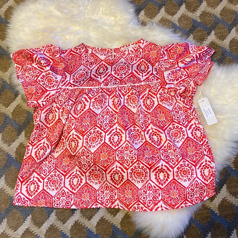 HAZEL- short sleeve printed top. Size XL